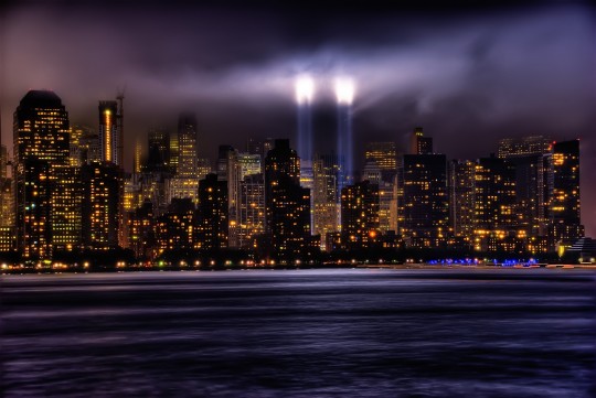 Tribute_in_Light_Francisco_Diez_3_-_11_September_2009_HDR This file by Francisco Diez is licensed under the Creative Commons Attribution 2.0 Generic license.