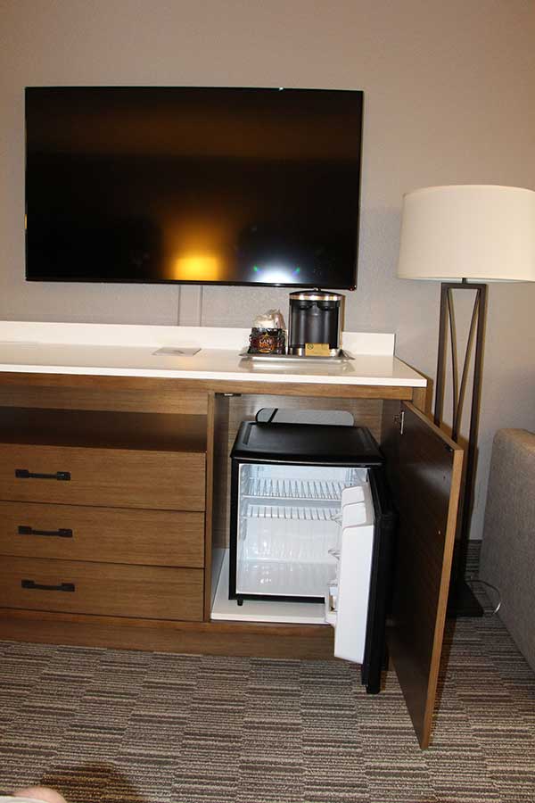 Shades of Green, Disney World's Military Only Resort recently re-modeled their Magnolia Wing rooms. Here's a look Inside one.