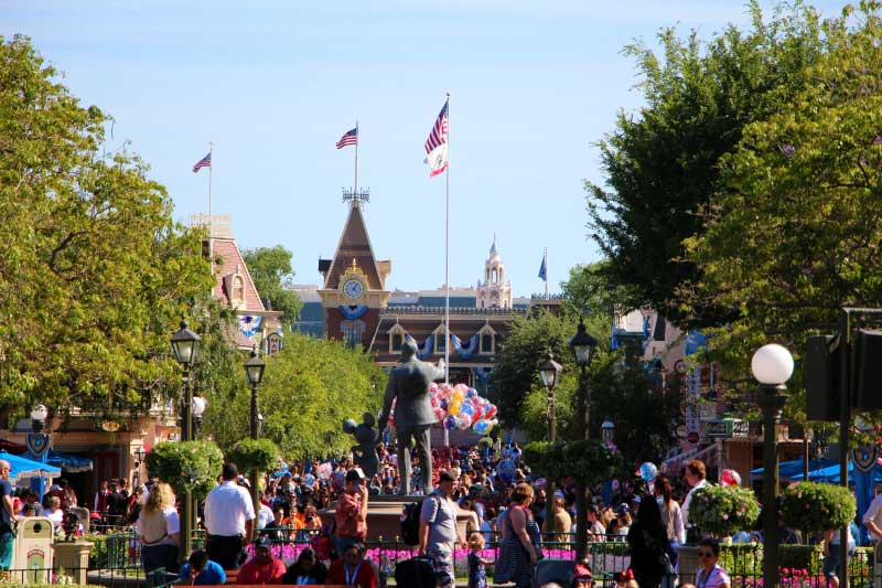 Disneyland Main Street - Looking from the Hub towards the entrance
