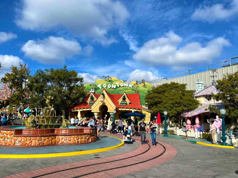 Disneyland Mickey’s Toontown