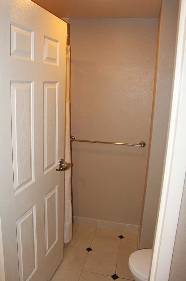 Shades-of-Green-Room-Bath