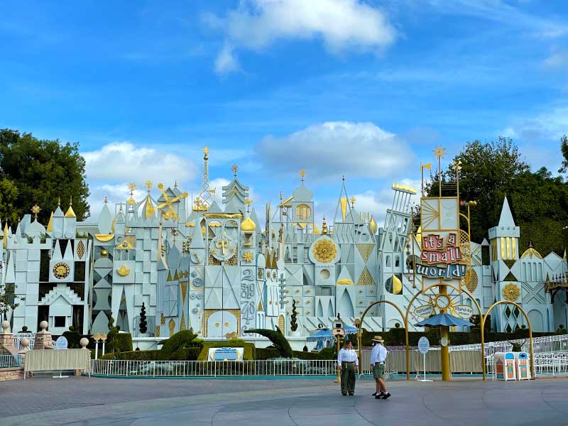 Disneyland Park "It's a Small World"