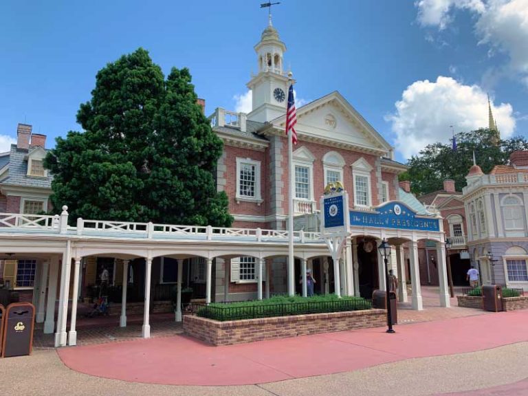 History in the Magic Kingdom: Museum in the Hall of Presidents
